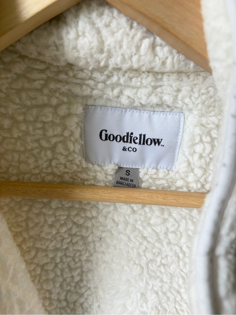 Goodfellow & Co Cream Sherpa Zip-Up Jacket with Blue, Green & Red Scenic Print - Picture 4 of 7